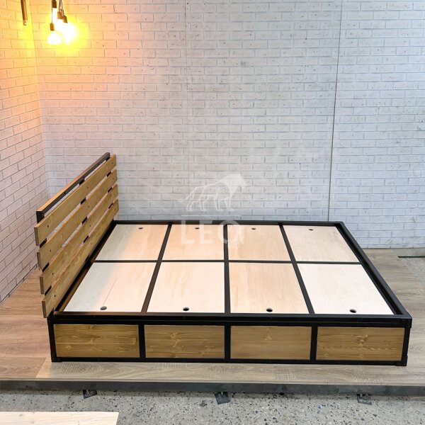 Лофт кровать на заказ из металла с заклепками -4